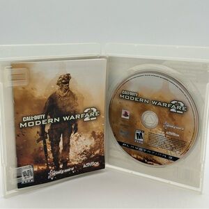 Call of Duty: Modern Warfare 2 for PlayStation 3 - Black